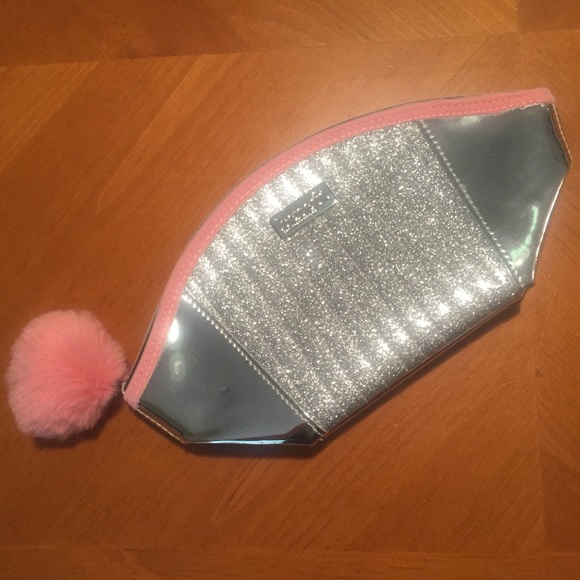 Benefit Cosmetics Roller Dome Makeup Bag - Picture 2 of 7